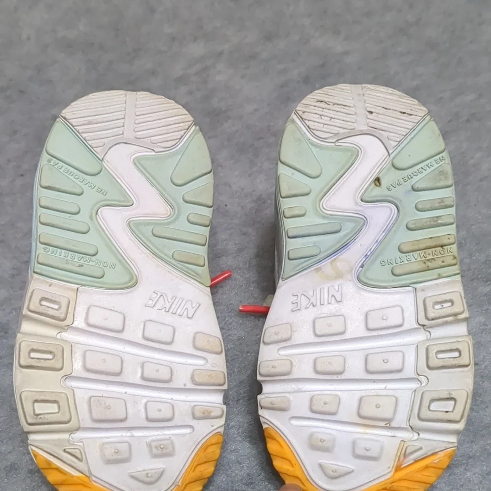 Nike Air Max 90 white - yellow Toddler Sneakers- SZ 5C